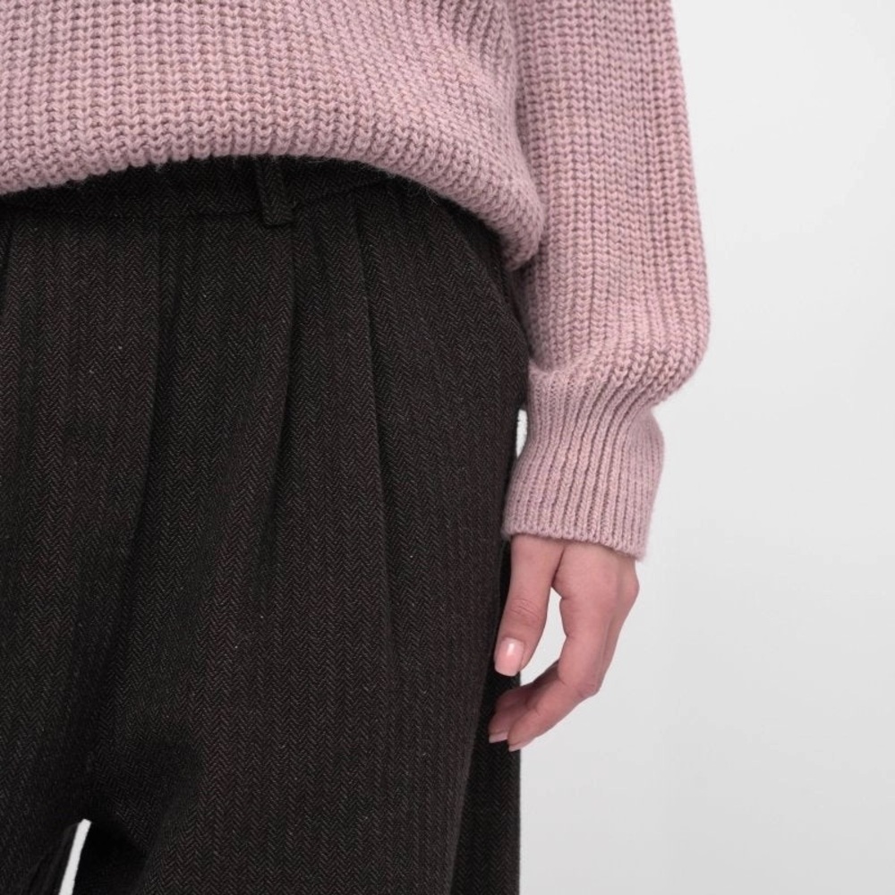 Herringbone Elastic Waist Cropped Trousers - Picture 3 of 8